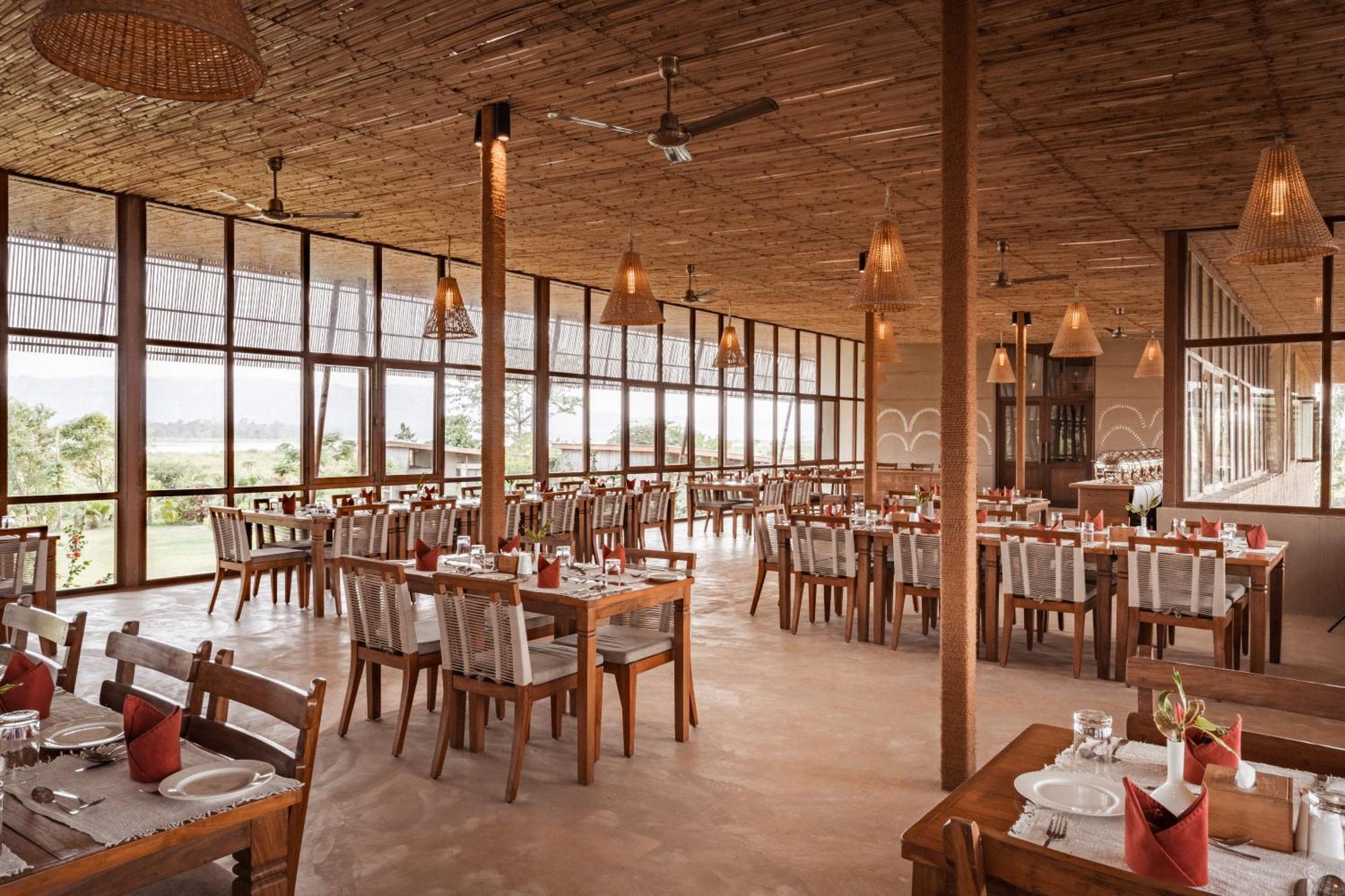 Sanctuary Chitwan National Park 치트완 외부 사진