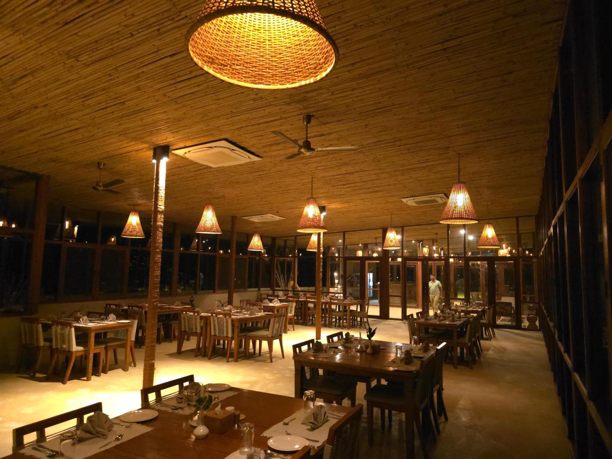 Sanctuary Chitwan National Park 치트완 외부 사진